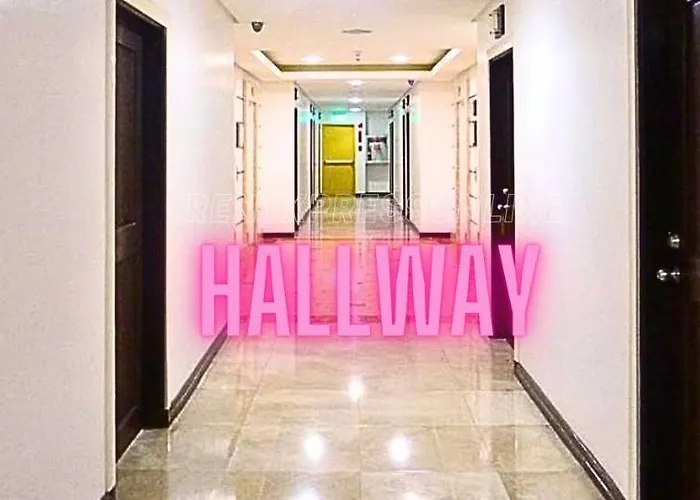 Hotel Bay Balcony Haven: Affordable Staycation With Pool & Sauna 5*