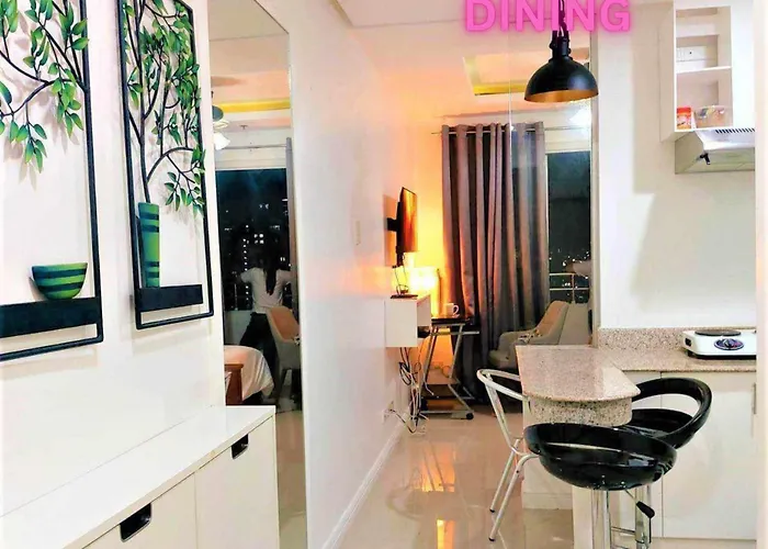 Bay Balcony Haven: Affordable Staycation With Pool & Sauna 5* Manila