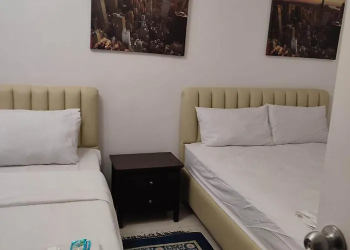 Bay Balcony Haven: Affordable Staycation With Pool & Sauna