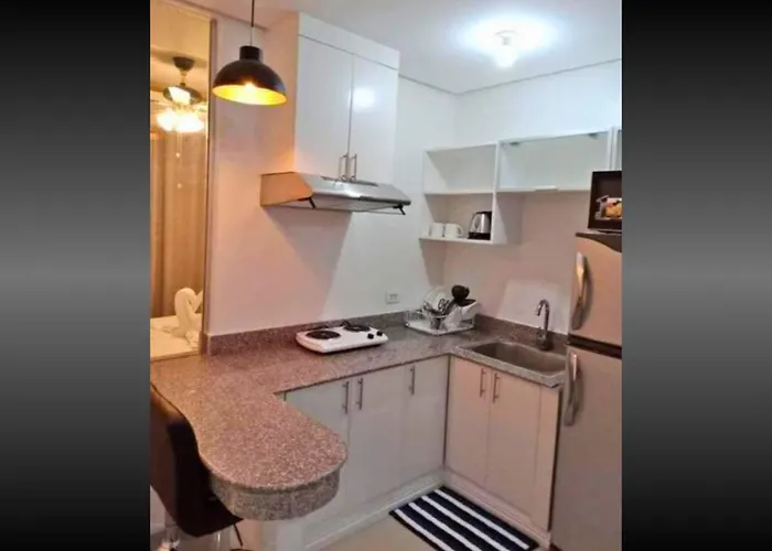 Bay Balcony Haven: Affordable Staycation With Pool & Sauna Hotel Manila