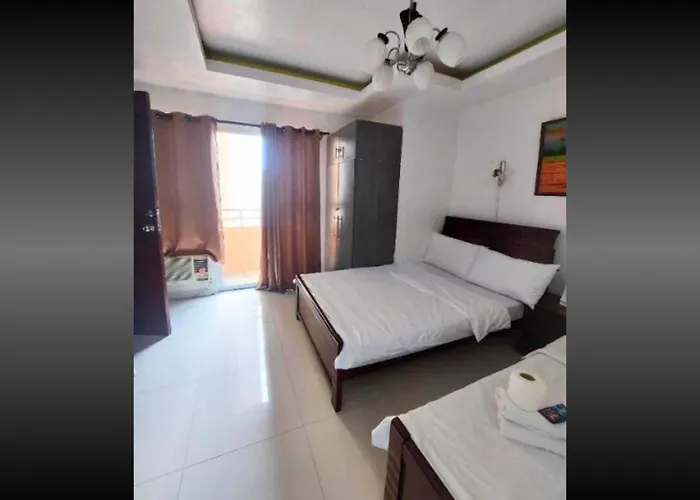 Bay Balcony Haven: Affordable Staycation With Pool & Sauna Manila